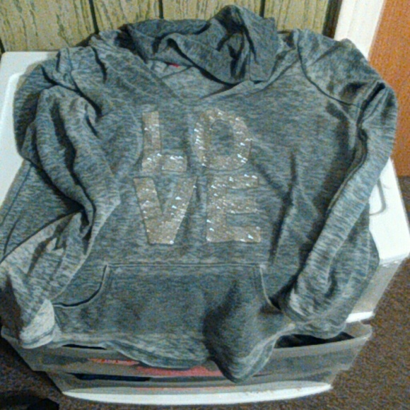 Two shirts - Picture 4 of 4